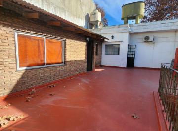 PH · 157m² · 5 Ambientes · 1 Cochera · PH Fte 5 Ambientes 2 Baños, Balcón, Terraza, Quincho y Garage Versalles