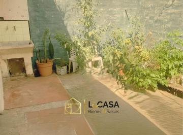 Casa · 83m² · 2 Ambientes · 1 Cochera · Casa 1 Dormi a Refaccionar Mas Terreno en Venta