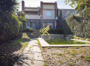 Casa · 312m² · 6 Ambientes · 1 Cochera · Casa Chalet en Venta en El Palomar
