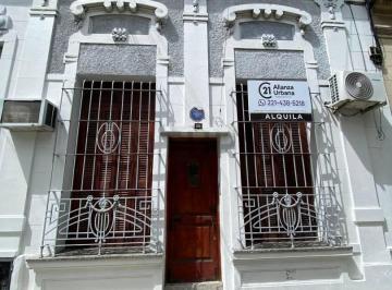 Casa · 77m² · Casa + Departamento - 43 E/ 3 y 4 - Apta Banco