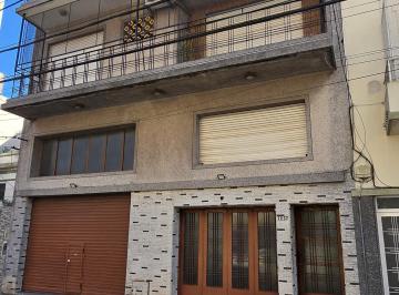 Departamento de 3 ambientes, Tres de Febrero · Saenz Peña Piso 2do X Escalera 3 Ambientes Muy Amplios con Balcon