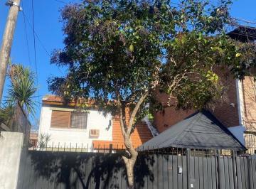 Casa · 196m² · 5 Ambientes · 1 Cochera · Casa Victoria a m de Libertador