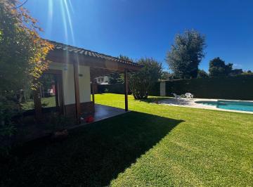 Casa · 616m² · 7 Ambientes · 5 Cocheras · Venta Casa Chalet Adrogué Pileta Parque Permuta Apto Crédito