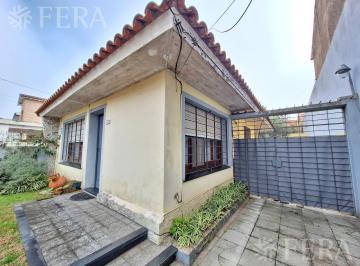Casa · 75m² · 2 Ambientes · 2 Cocheras · Venta Casa de 2 Ambientes con Patio y Quincho en Wilde