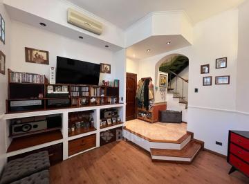Casa · 224m² · 6 Ambientes · (Venta en Block en Esquina) 2 Unidades en Lote Propio de m en Zabala Al 3600