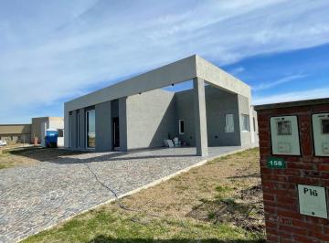 Casa de 4 ambientes, Ezeiza · Casa de 4 Ambientes en San Simón – Canning Village!