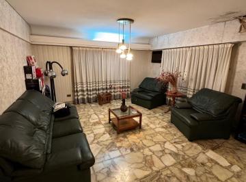 Casa · 300m² · 5 Ambientes · 5 Cocheras · Casa en General San Martin