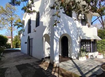 Casa · 143m² · 4 Ambientes · 1 Cochera · Casa en Venta - 5 Mb. - Udaondo - Ramirez Al 1200