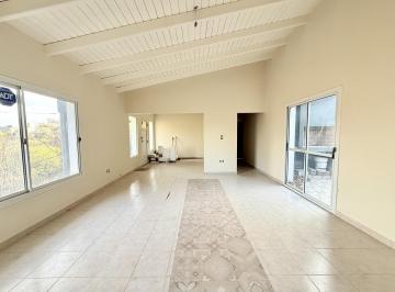 Casa · 131m² · 4 Ambientes · 1 Cochera · Casa en Venta 2 Dorm. - Vistas Al Lago!