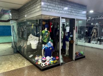 Local comercial , Liniers · Oportunidad Local 12 m Galería Crédito Liniers