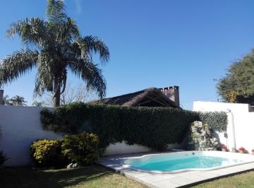 Casa · 215m² · 4 Dormitorios · 2 Cocheras · Casa en Venta en Quintas de Arguello, impecable 4 Dorm. Oportunidad