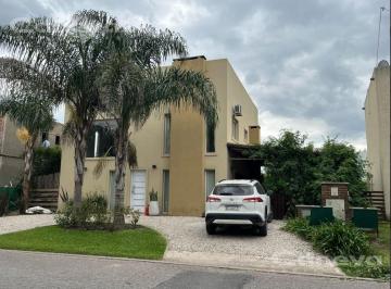 Casa · 180m² · 4 Ambientes · 1 Cochera · Casa en Venta en Los Robles - La Cañada de Pilar