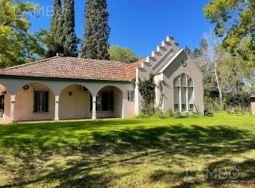Casa · 4000m² · 7 Ambientes · Alquiler Temporario Año Nuevo y Enero/ Febrero Pilar Freixas