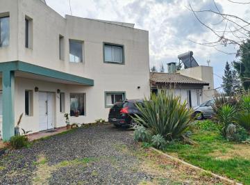 Casa de 6 ambientes, San Vicente · Chalet en Dos Plantas en El Corazon de Fincas de San Vicente Chacras Urbanas I