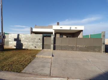 Casa · 142m² · 5 Ambientes · 2 Cocheras · Venta Casa en B° Las Retamas Maipú