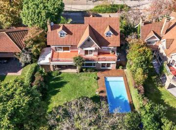 Casa · 318m² · 6 Ambientes · Venta Casa en San Isidro Chico Beccar