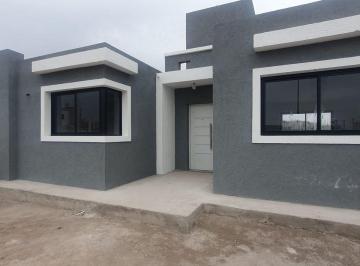 Casa · 90m² · 4 Ambientes · Venta Casa 2 Dorm. a Estrenar. Valle Cercano