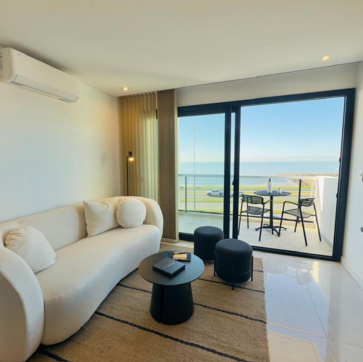 En venta Departamento de 3 ambientes a estrenar frente al mar con cochera cubierta y amenities