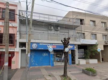 Local comercial · 260m² · 3 Ambientes · Local Comercial 82 m² Dpto 3 Amb. y Quincho 179 m² en Planta Alta - San Justo