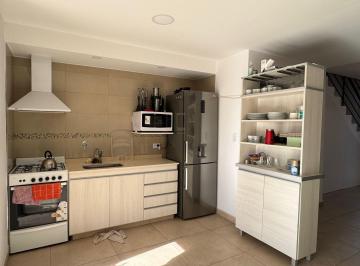 Casa · 150m² · 5 Ambientes · 1 Cochera · Casa Amoblada en Alquiler, Neuquén Capital