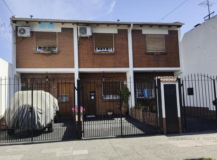 Casa · 54m² · 3 Ambientes · 1 Cochera