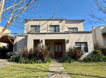 Casa · 190m² · 4 Ambientes · Casa en Venta en La Comarca, General Pacheco, Tigre