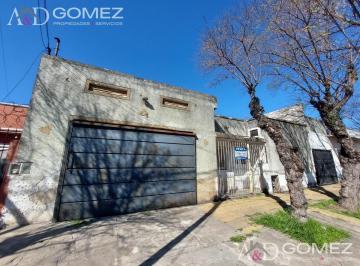 Casa · 145ha · 3 Ambientes · 1 Cochera · Multifamiliar - Dos Casas con Entradas Independientes