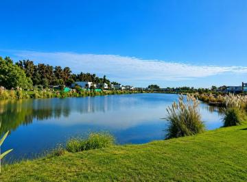 Terreno , Pilar · Terreno 1047 m² en Venta a Laguna en La Calesa, Pilará, Pilar