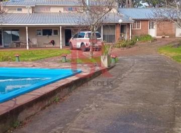 Casa · 206m² · 6 Ambientes · 5 Cocheras · Ms - Casa en Venta - Dos Plantas con Departamento Independiente, Pileta y Amplio Parque