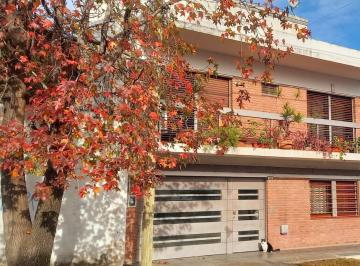 Casa · 163m² · 5 Ambientes · 1 Cochera · Venta Casa 5 Ambientes