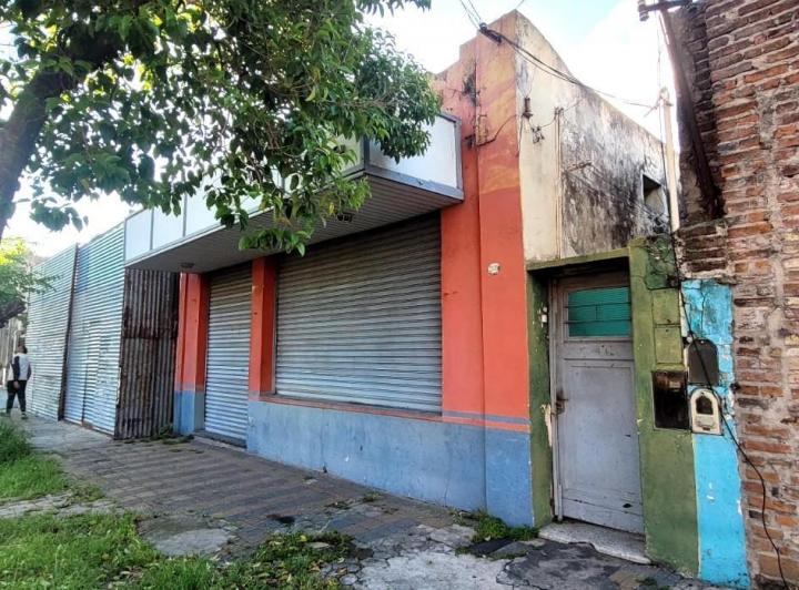 Local comercial · 242m² · 5 Ambientes · 1 Cochera