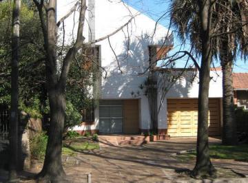 Casa · 280m² · 4 Dormitorios · 2 Cocheras · Casa - Adrogue