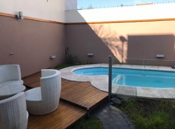 Casa · 137m² · 3 Ambientes · 1 Cochera · ¡Venta! Dúplex en Urca ¡Apto Crédito!