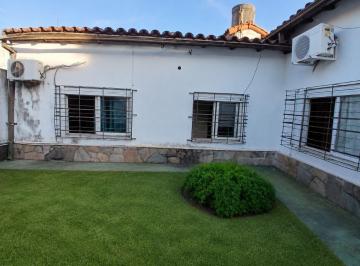 PH de 4 ambientes, Lomas de Zamora · Casa en Corazon de Pulmon - Acepta Permuta - Consulte!
