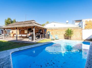 Casa · 163m² · 3 Ambientes · 1 Cochera · Venta - Casa - 4 Ambientes - San Antonio de Padua