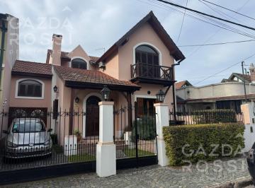 Casa · 400m² · 6 Ambientes · 2 Cocheras · Casa en Venta
