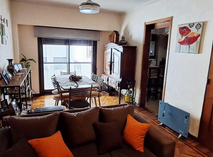 Departamento en Venta 4 Amb Al Frente con Balcón en Parque Patricios