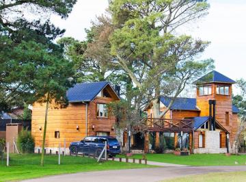 Casa · 177m² · 4 Ambientes · 2 Cocheras · Importantes Cabañas en Alquiler Equipadas - Sierras de Los Padres