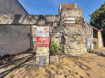 Casa de 6 ambientes, Morón · Venta Casa de Estilo Americano 6 Ambientes + Lote.