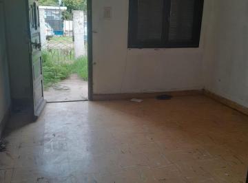 Casa · 200m² · 2 Ambientes · Casa a Refaccionar en Longchamps