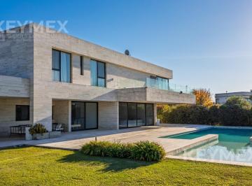 Casa · 900m² · 12 Ambientes · 4 Cocheras · Casa en Haras Santa Maria, El Atardecer