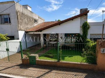 Casa · 125m² · 3 Ambientes · 1 Cochera · Casa 4 Ambientes a La Venta en Libertad, Merlo