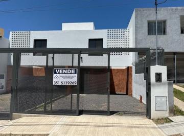 Casa · 139m² · 5 Ambientes · 2 Cocheras · Casa en Chateau Carreras