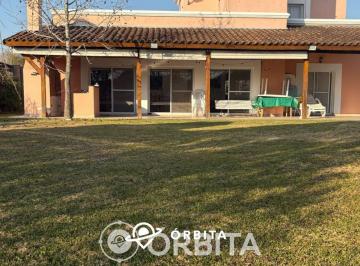 Casa · 200m² · 4 Ambientes · Casa en Venta en Barrio San Isidro Labrador, Villanueva, a La Laguna