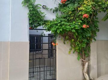 PH de 3 ambientes, Esteban Echeverría · Amplio Departamento PH con Patio