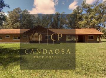 Casa · 210m² · 5 Ambientes · Casa en Quebradas
