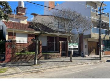 Casa · 130m² · 4 Ambientes · 2 Cocheras · Casa 4 Amb + Dpto 2 Amb - Oportunidad
