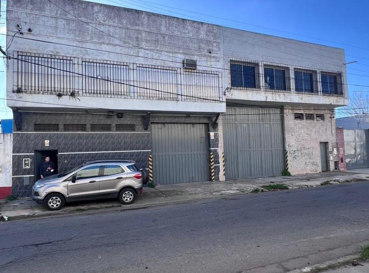 Depósito · 1023m²