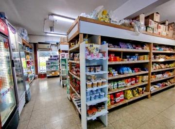 Local comercial · 204m² · Venta de Local Comercial Sobre Bv. Segui Impecable
