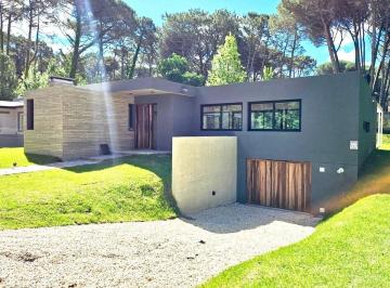 Casa de 4 ambientes Venta USD 530.000 · Venta Casa Cariló